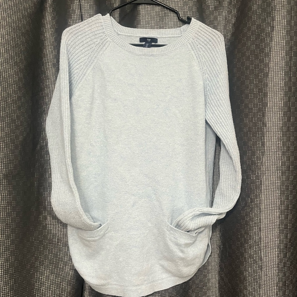 GAP Women's Soft Gray/ Blue Crew Neck Sweater